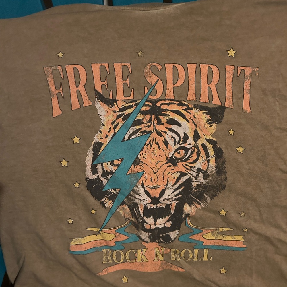 Tee - Picture 2 of 3